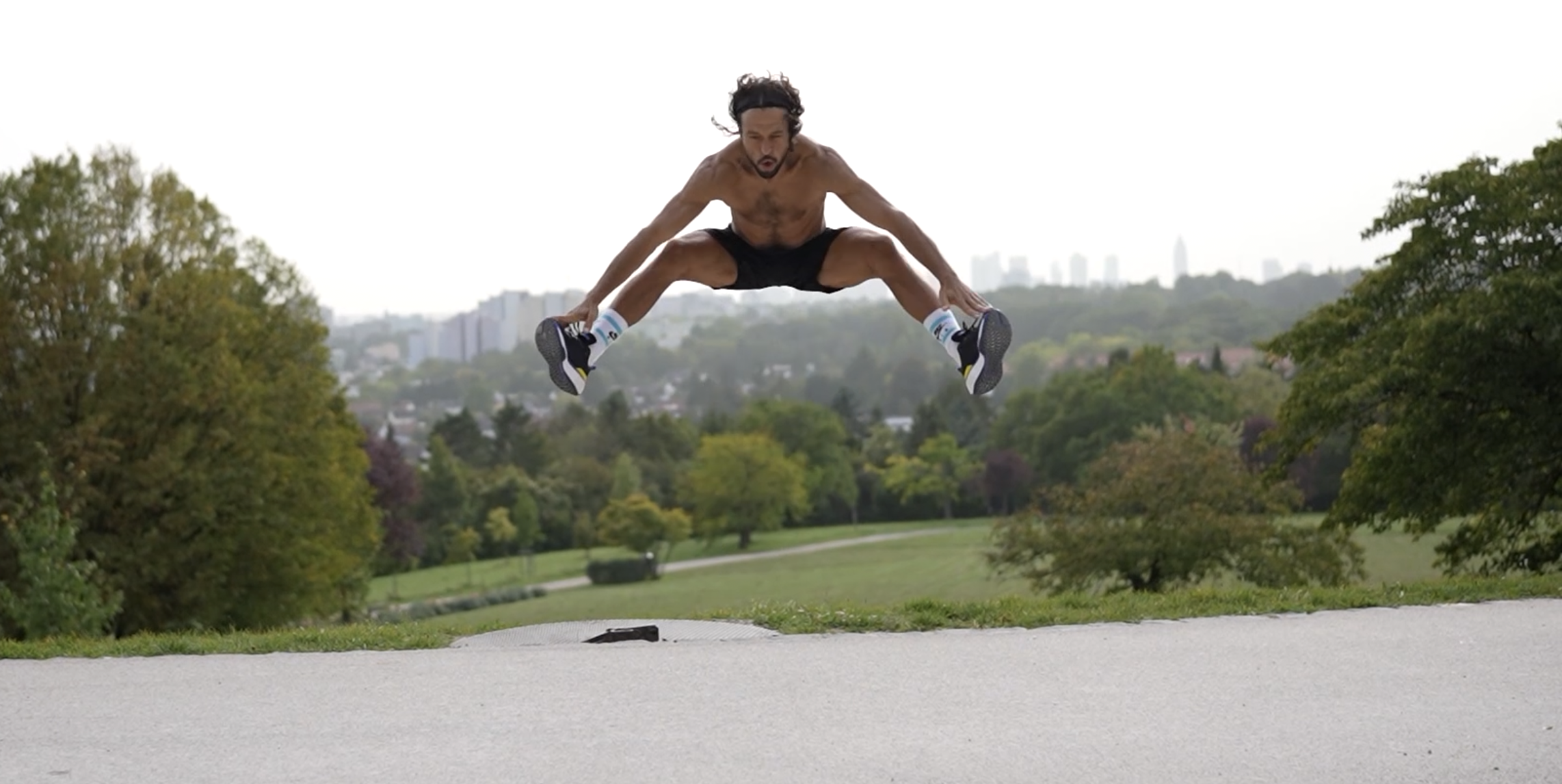 Boba Zivkovic flying pushup
