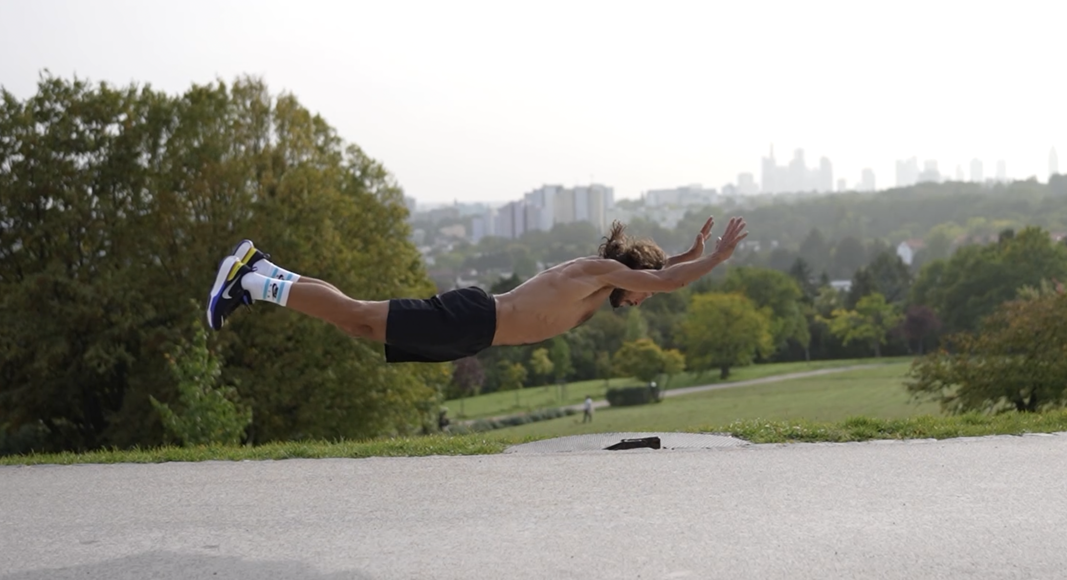 Boba Zivkovic flying pushup